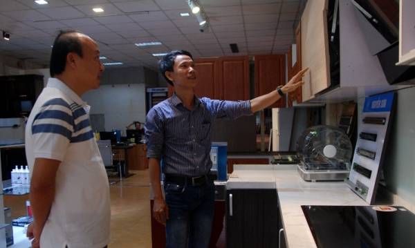 Từ XKLĐ, anh Nguyễn Sơn hiện đã là chủ của một hệ thống cửa hàng bán nội thất thuộc diện lớn nhất nhì TP. Đồng Hới