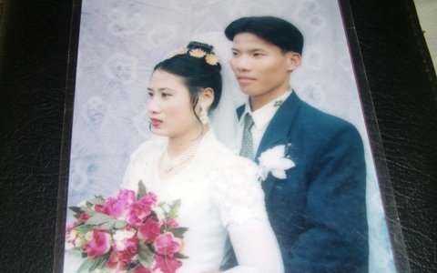 Xuat khau lao dong | Ảnh chị Toại bên chồng ngày cưới